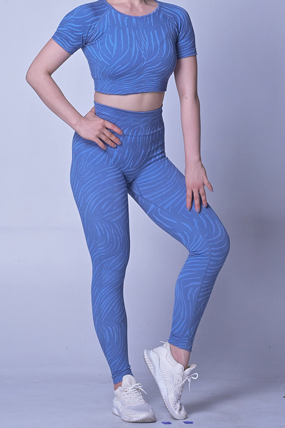 LC2611609-P419-S, LC2611609-P419-M, LC2611609-P419-L, Sky Blue Stripe Printed Crop Short Sleeve Top and Leggings Yoga Set